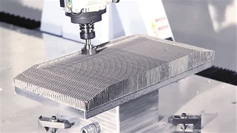 Silicon Carbide: Reinforcing Aerospace Composites and Enhancing Industrial Cutting Tools!